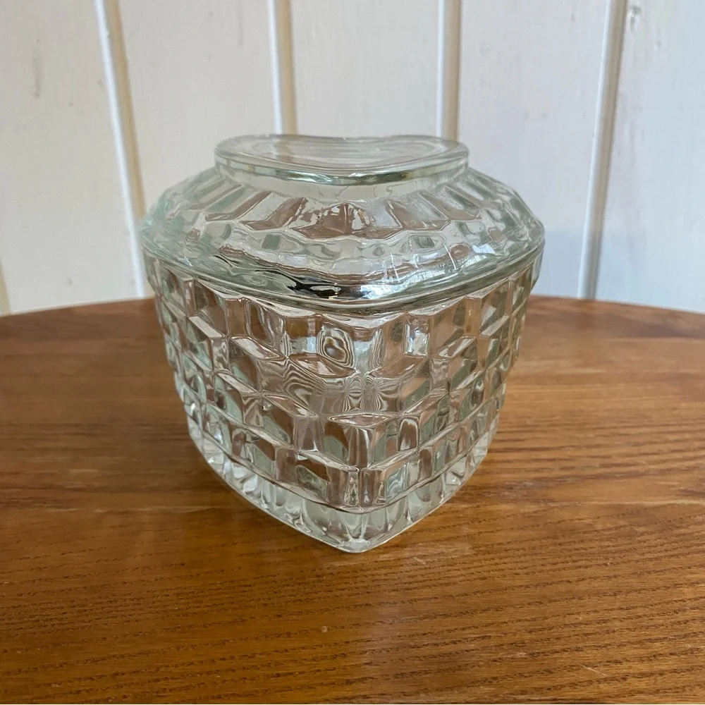 Homco Crystal Fostoria Heart Shaped jewelry keepsake Box candy dish Valentine’s
